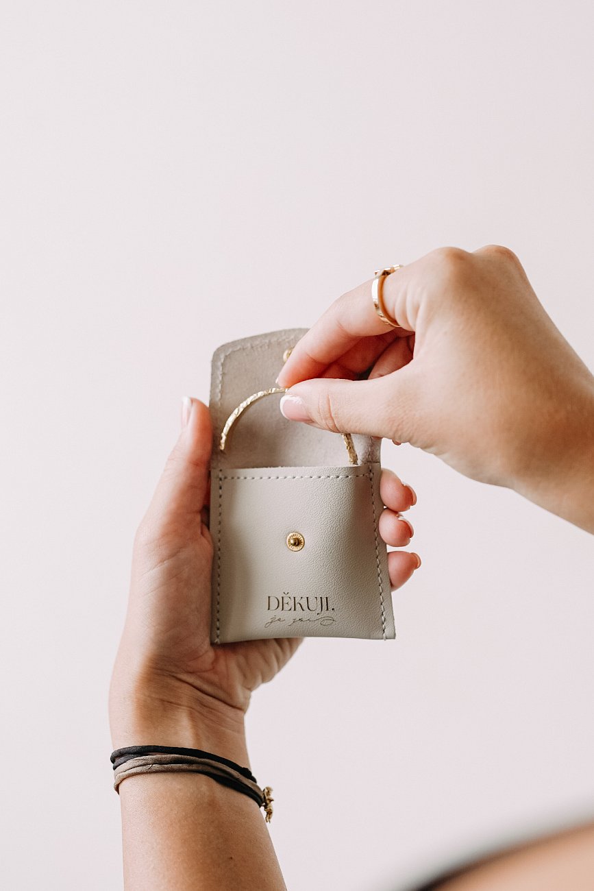 KOŽENÉ POUZDRO NA ŠPERKY