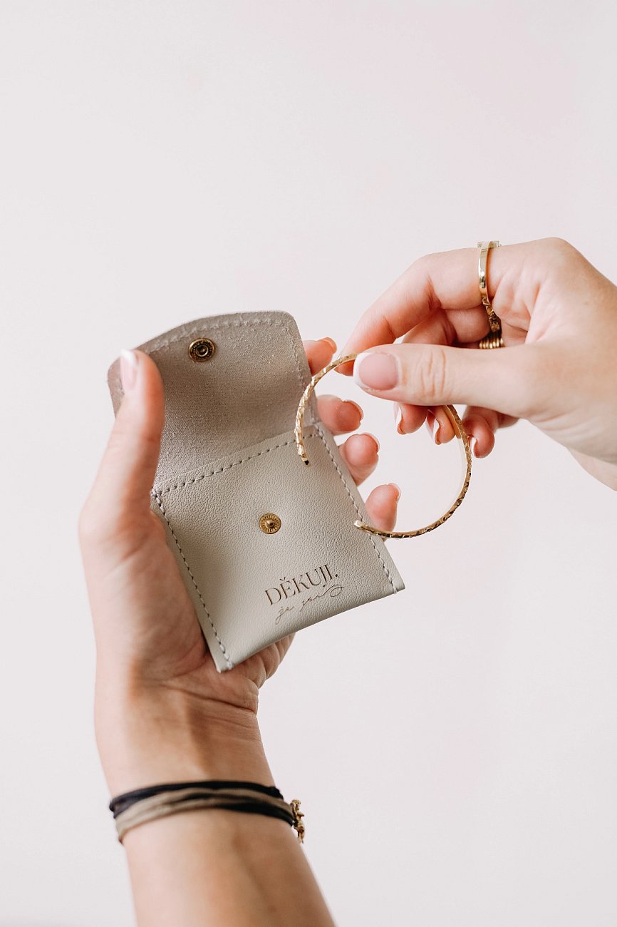 KOŽENÉ POUZDRO NA ŠPERKY