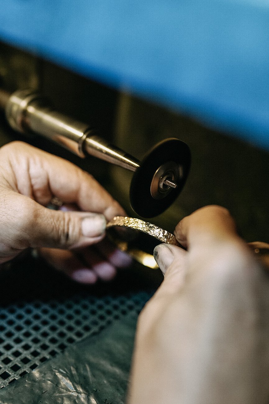 AUTENTICKÁ NÁRAMEK THIN