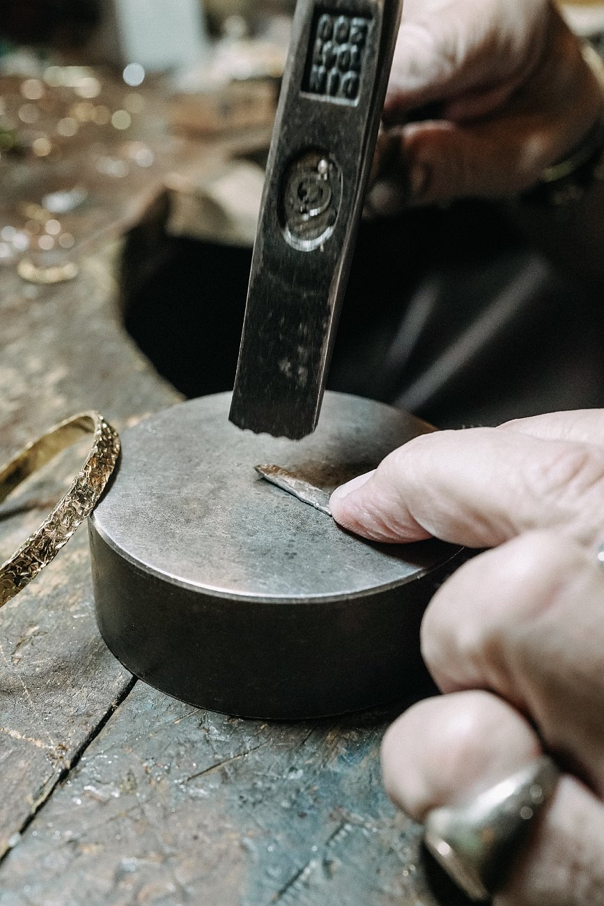 AUTENTICKÁ NÁRAMEK THIN