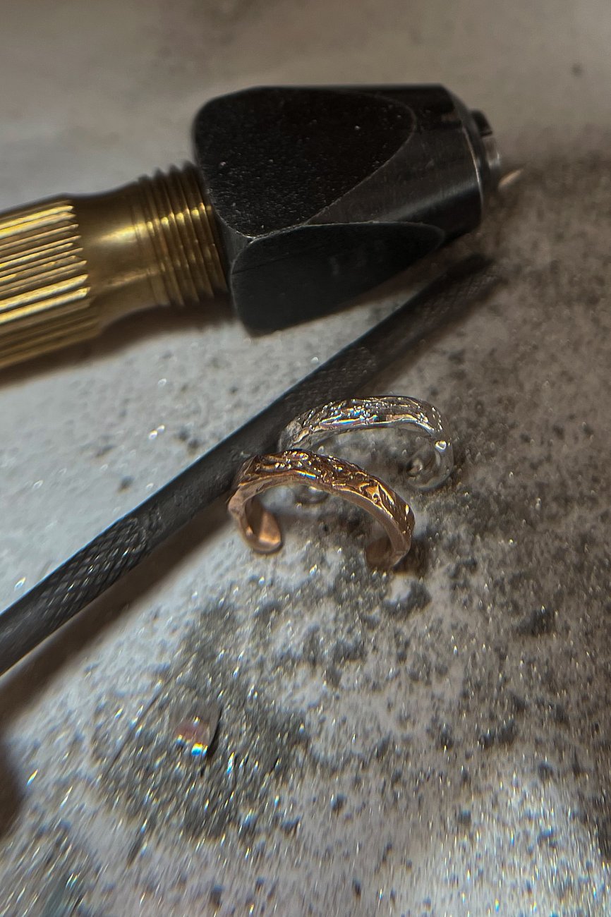 AUTENTICKÁ CUFF