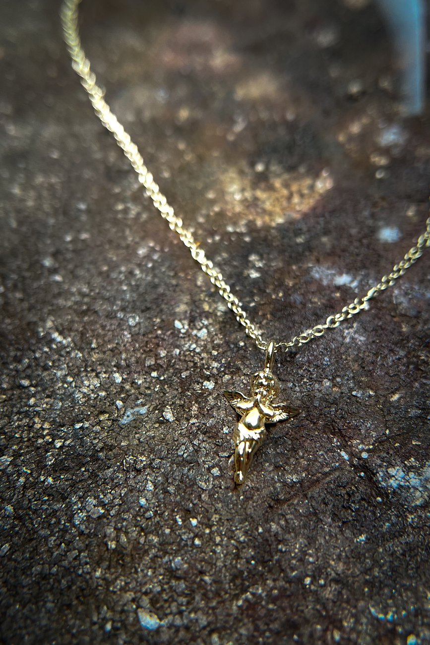ANDĚL NÁHRDELNÍK